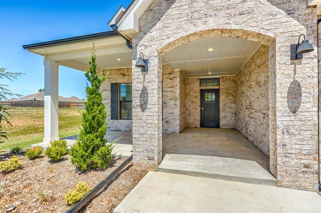 Yukon, OK 73099,2805 Crystal Creek Drive