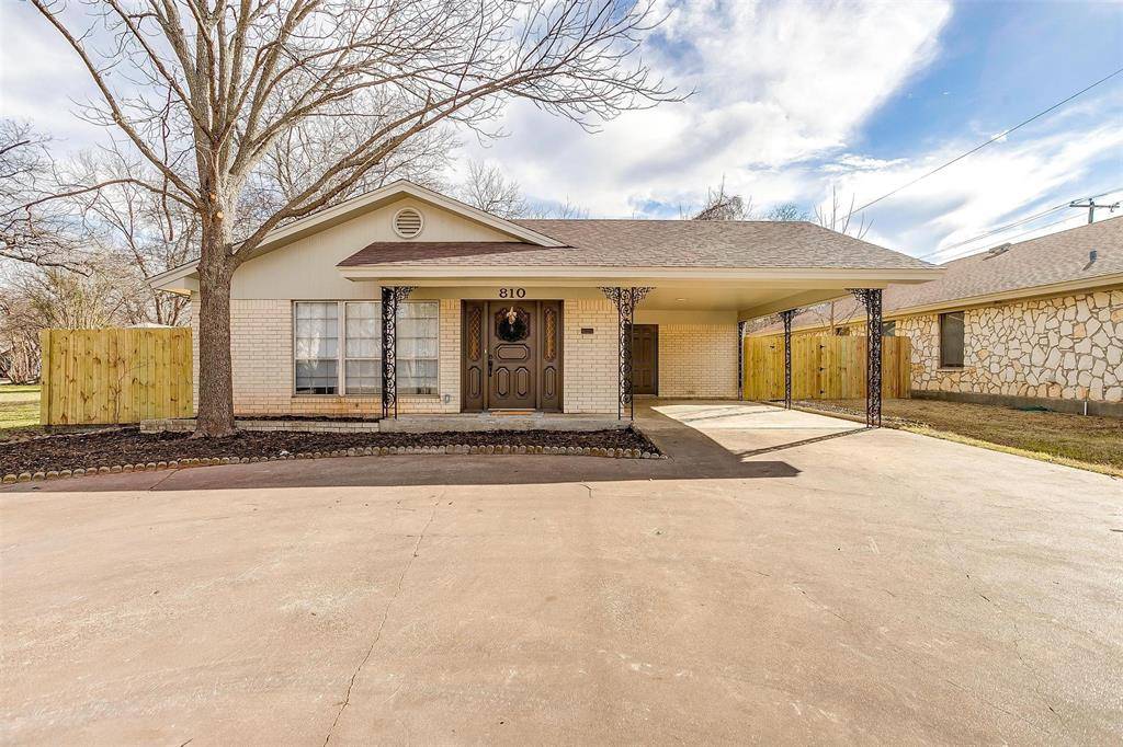 Clifton, TX 76634,810 W 5th Street