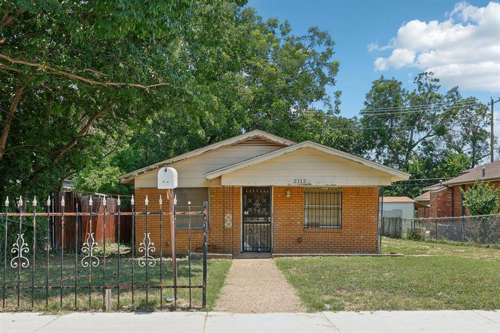 Fort Worth, TX 76164,2112 Prairie Avenue