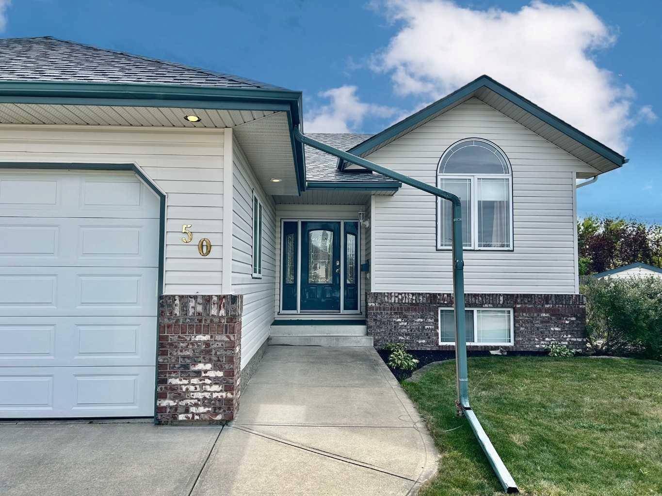 Red Deer, AB T4R 2T1,50 Lund Close