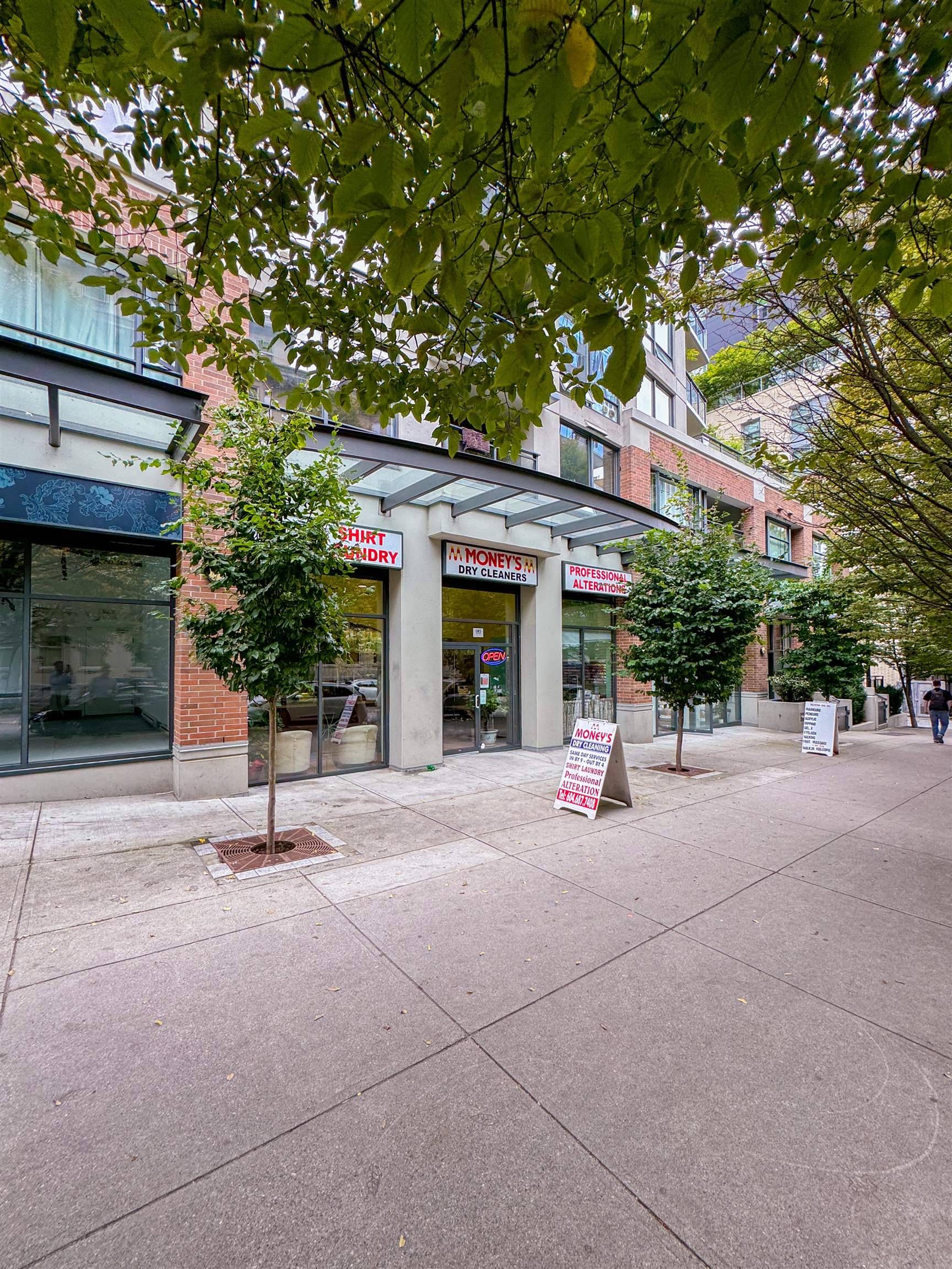 Vancouver, BC V6B 5H7,585 HELMCKEN STREET