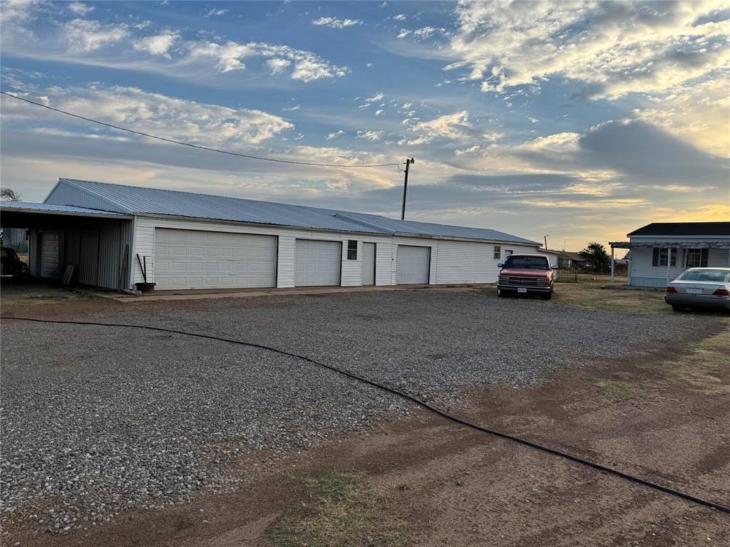 Altus, OK 73521,16386 S County Road 202