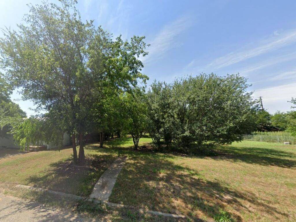 Olney, TX 76374,107 W Payne Street