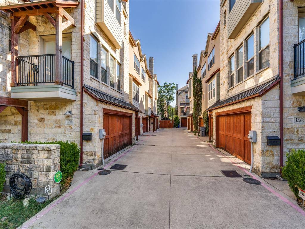 Dallas, TX 75206,1722 Lewis Court