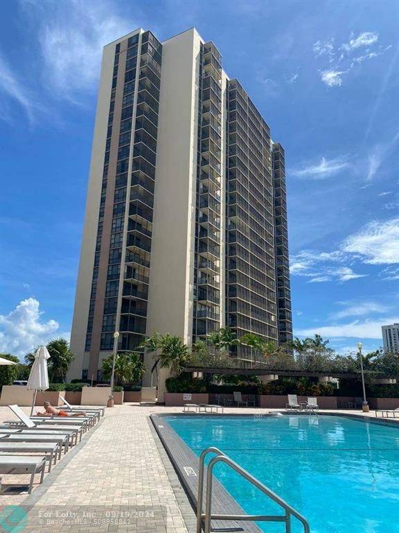 Aventura, FL 33180,20379 W Country Club Dr  #2636