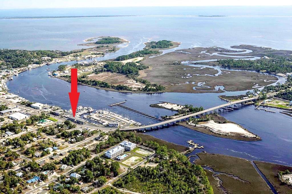 Carrabelle, FL 32322,903 NW Ave A