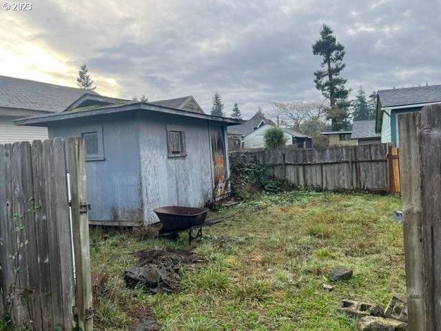 Coquille, OR 97423,584 N BAXTER ST