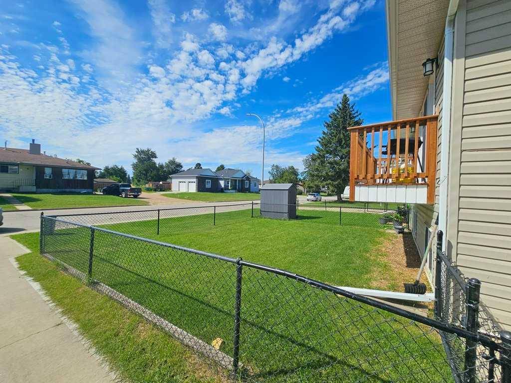 Slave Lake, AB T0G 2A3,513 12 ST #104