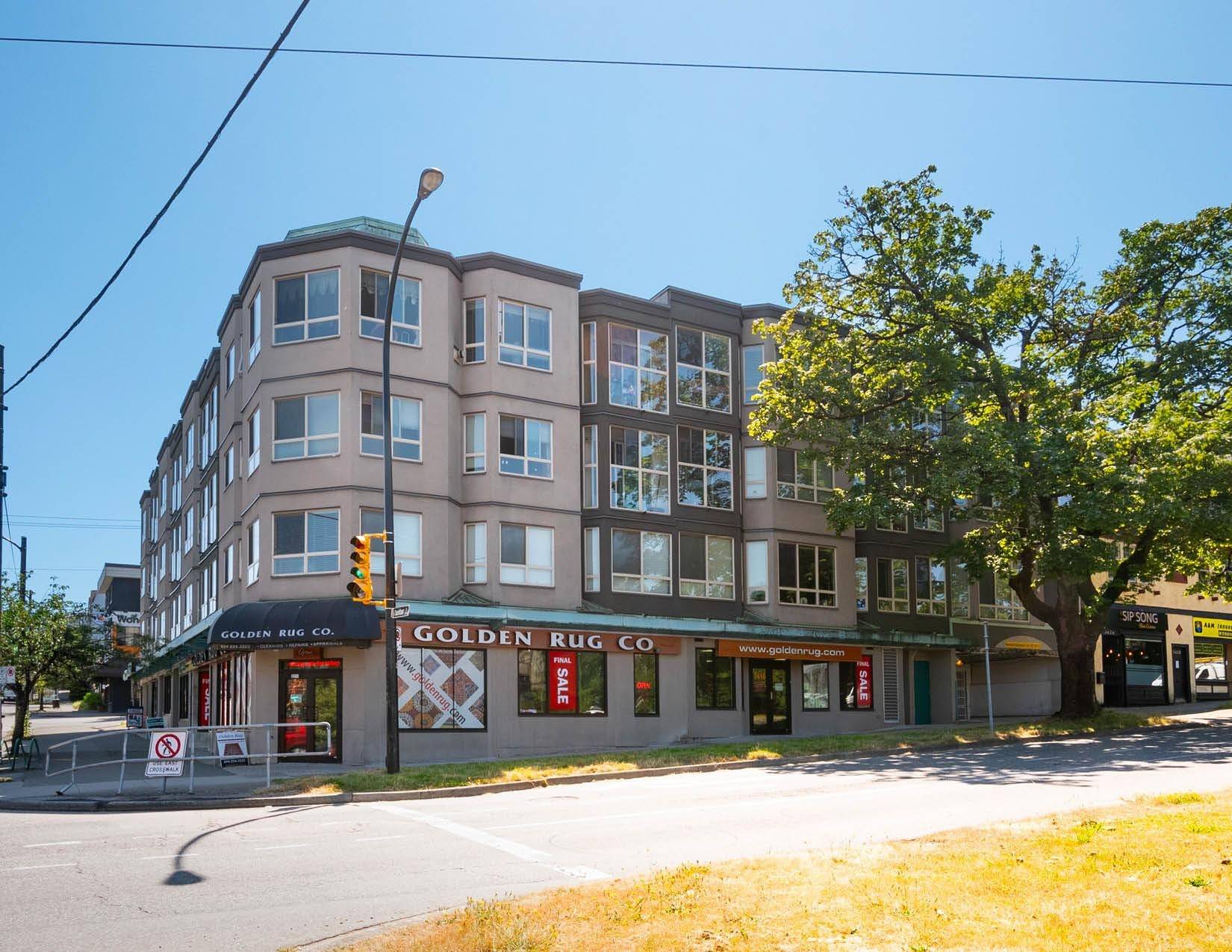 Vancouver, BC V6R 3C4,3618 W 16TH AVENUE