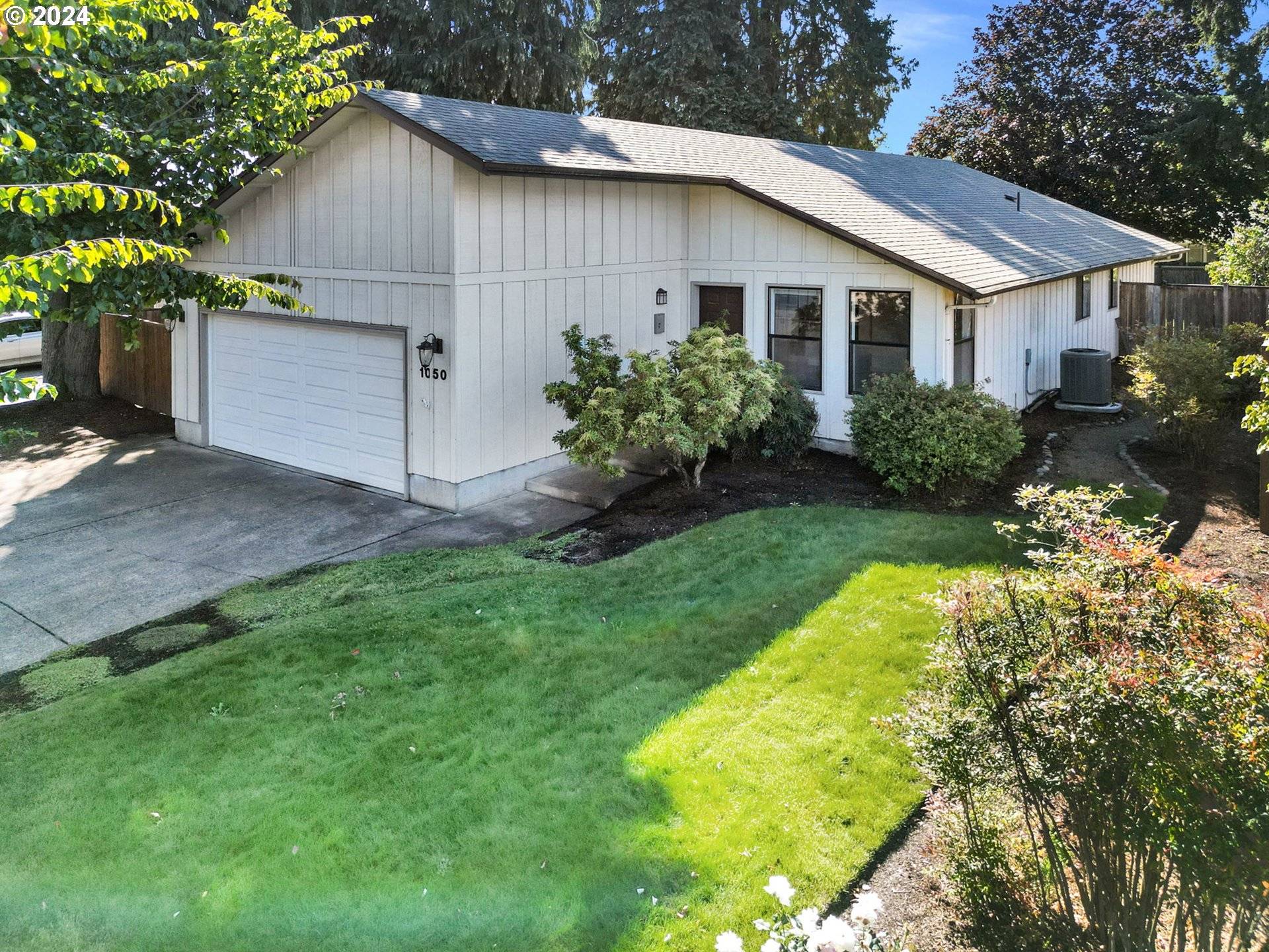 Eugene, OR 97401,1050 ARCADIA DR