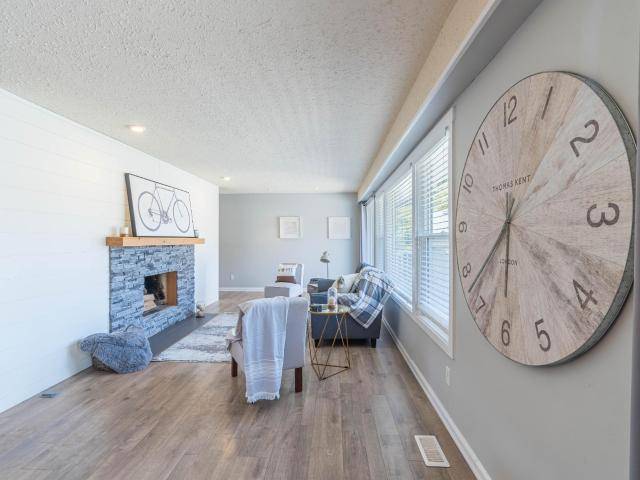 4875 KATHLEEN PLACE, Kamloops, BC V2H 1M1