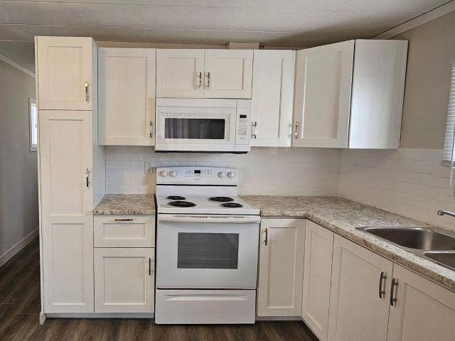 Kamloops, BC V2B 1A6,11P 11 PLUTO DRIVE