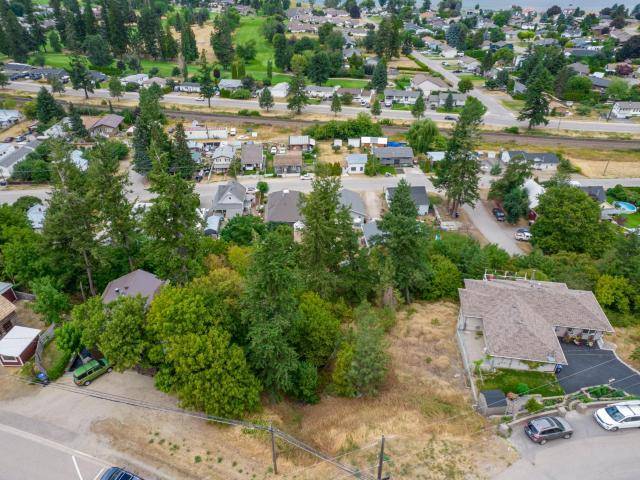 1052 MONTGOMERY PLACE, Chase, BC V0E 1M0