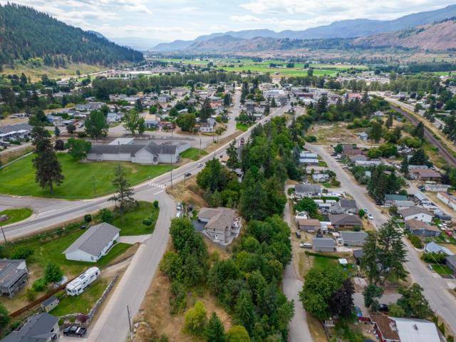 1174 MONTGOMERY PLACE, Chase, BC V0E 1M0
