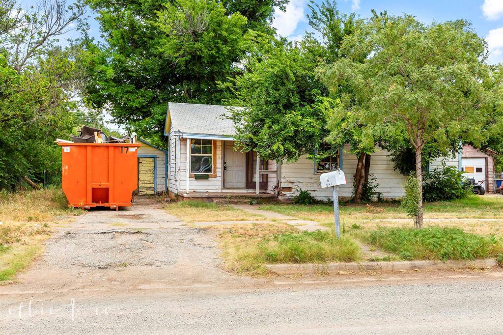 Merkel, TX 79536,905 Oak