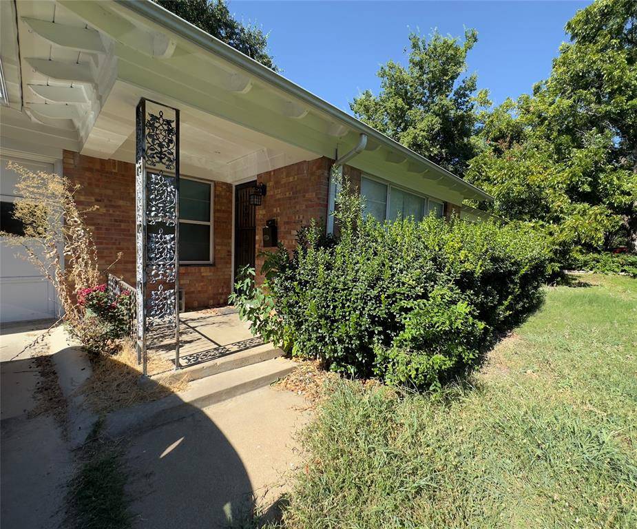 Fort Worth, TX 76116,8320 Saddle Trail