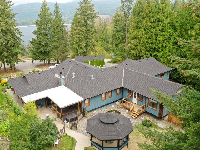 South Shuswap, BC V0E 2W1,3045 LINDBERG ROAD