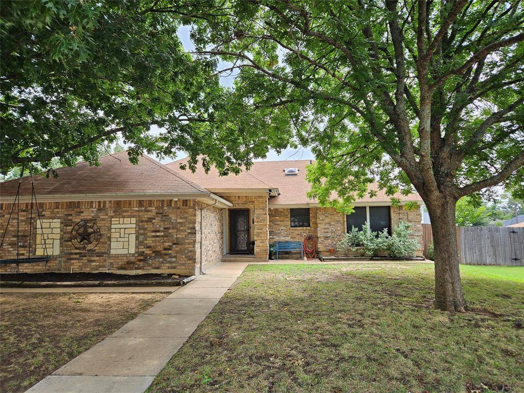 Burleson, TX 76028,429 Black Oak Lane