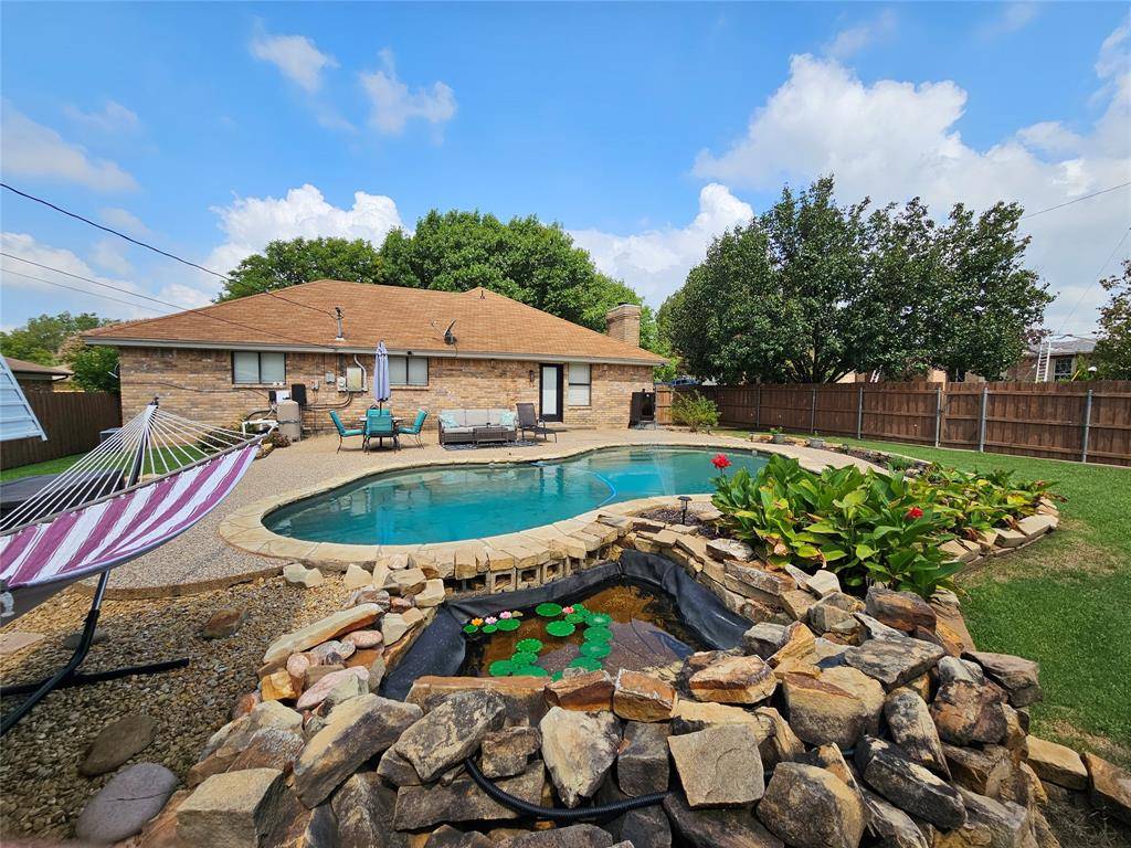 Burleson, TX 76028,429 Black Oak Lane