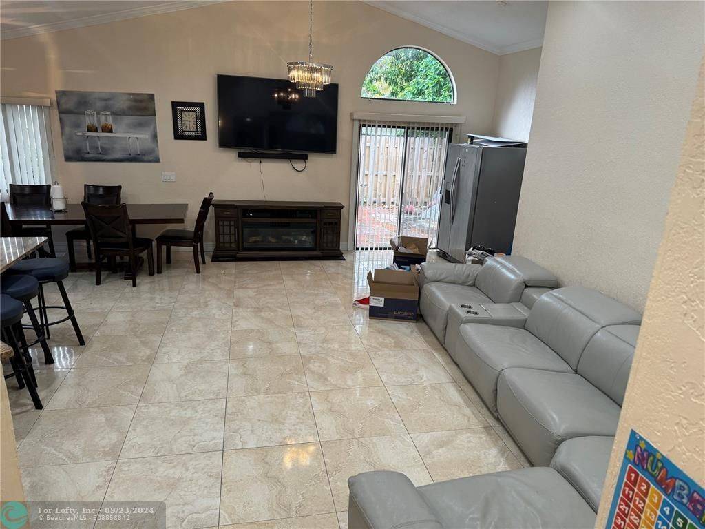 North Lauderdale, FL 33068,302 BISHOP RD