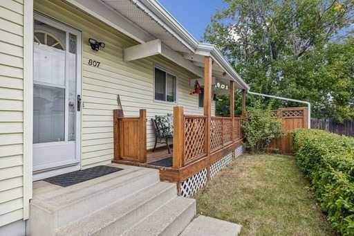 Calgary, AB T2C 1G6,807 Olympia CRES SE