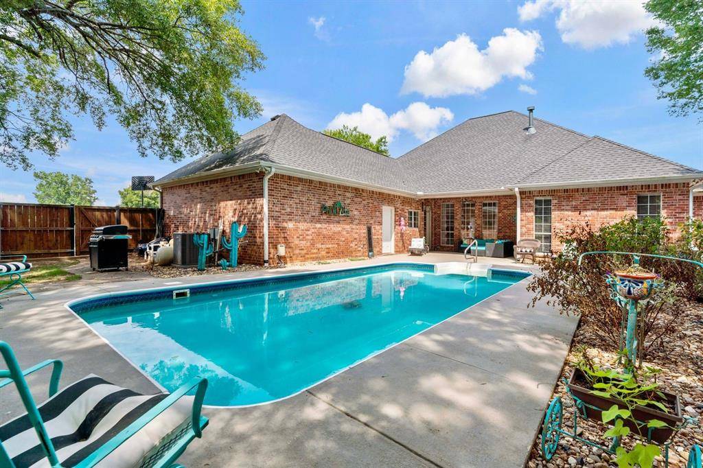 Paris, TX 75462,1945 38th Street NE