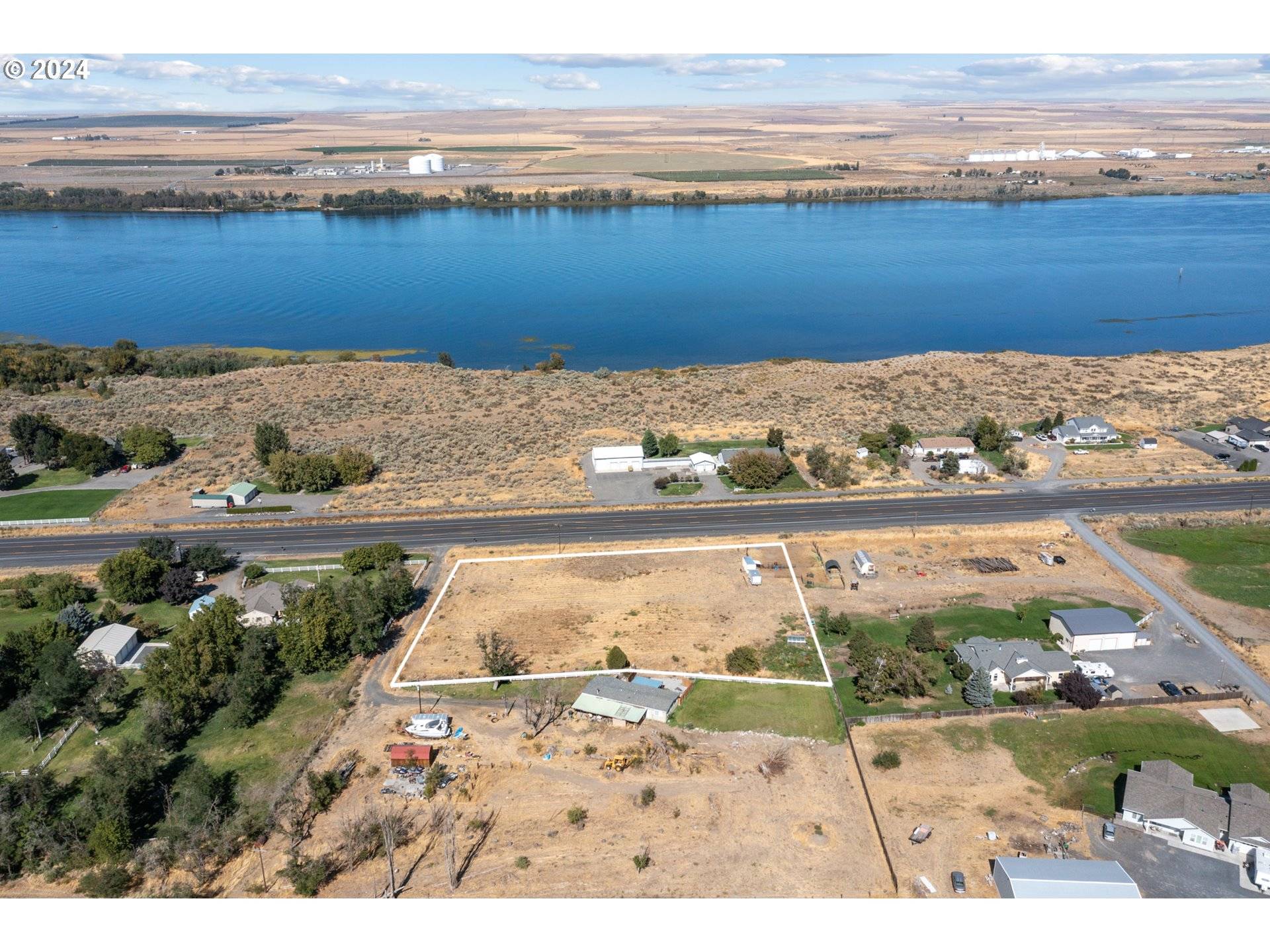 Umatilla, OR 97882,000 LEE ESTATES LN