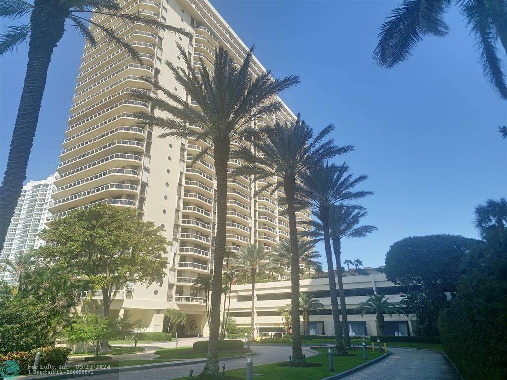 Aventura, FL 33180,20191 E Country Club Dr  #403