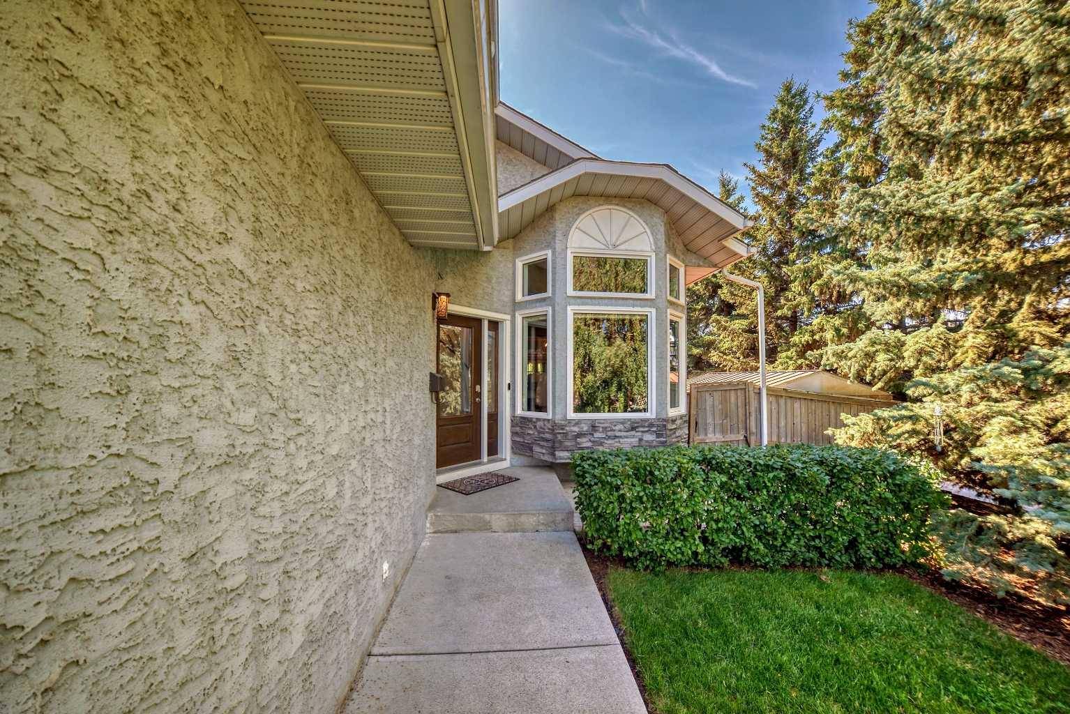 Calgary, AB T2C 3Y1,8 Riverside CRES SE