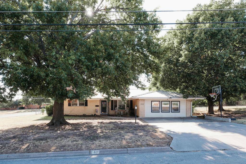 Bowie, TX 76230,1000 Central Avenue