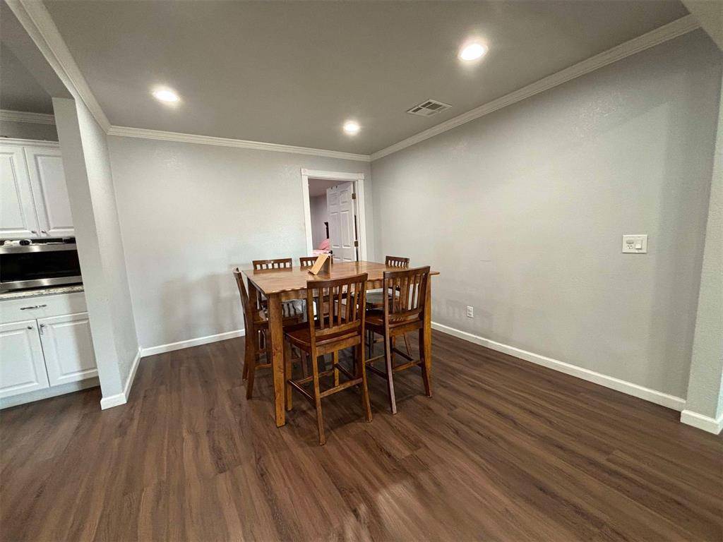 Guymon, OK 73942,606 NE 3rd Street