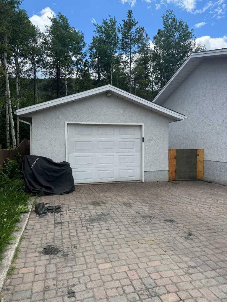 Blairmore, AB T0K 0E0,11630 19th AVE