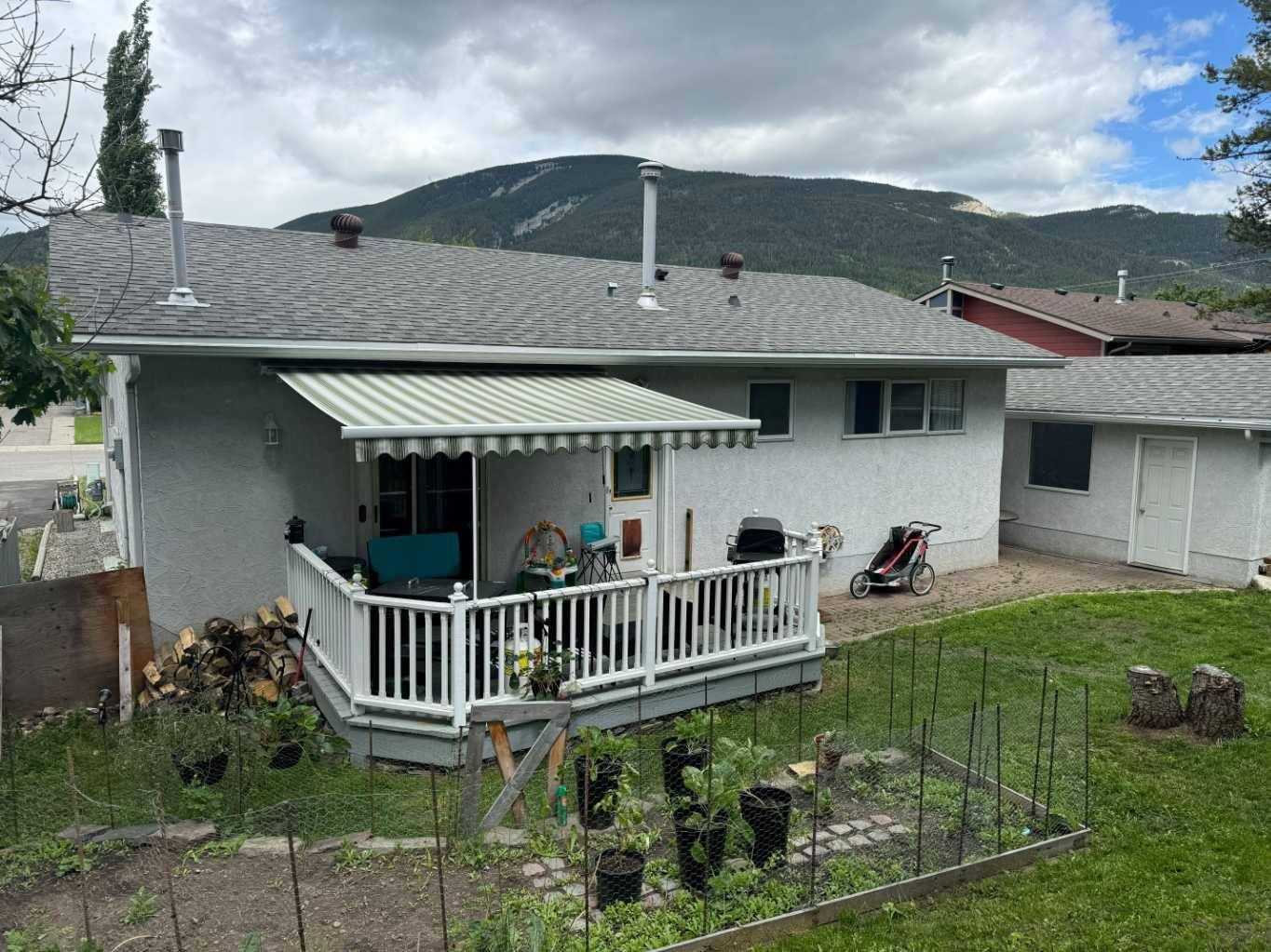 Blairmore, AB T0K 0E0,11630 19th AVE