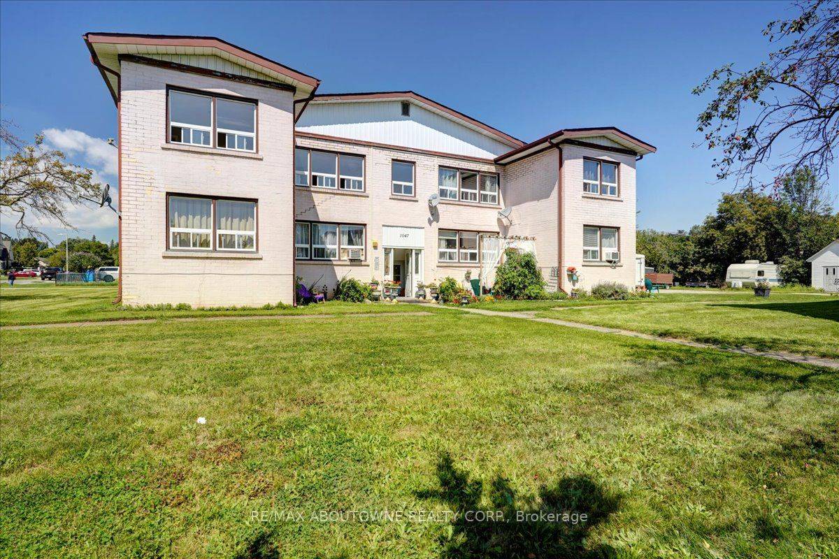 Oakville, ON L6H 2A7,1047 Churchill AVE E #5