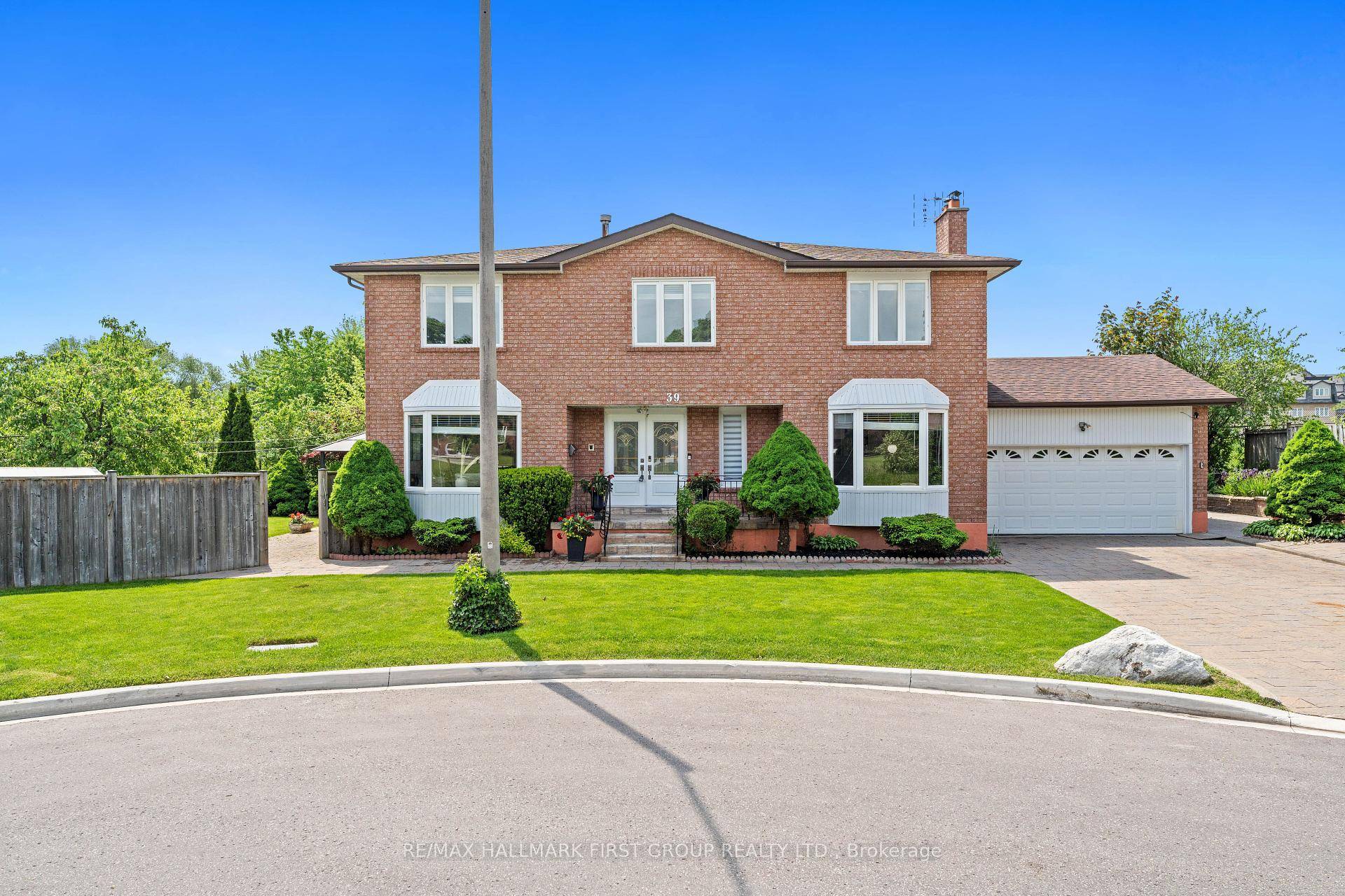 Toronto, ON M1W 3S4,39 Lord Sydenham CT