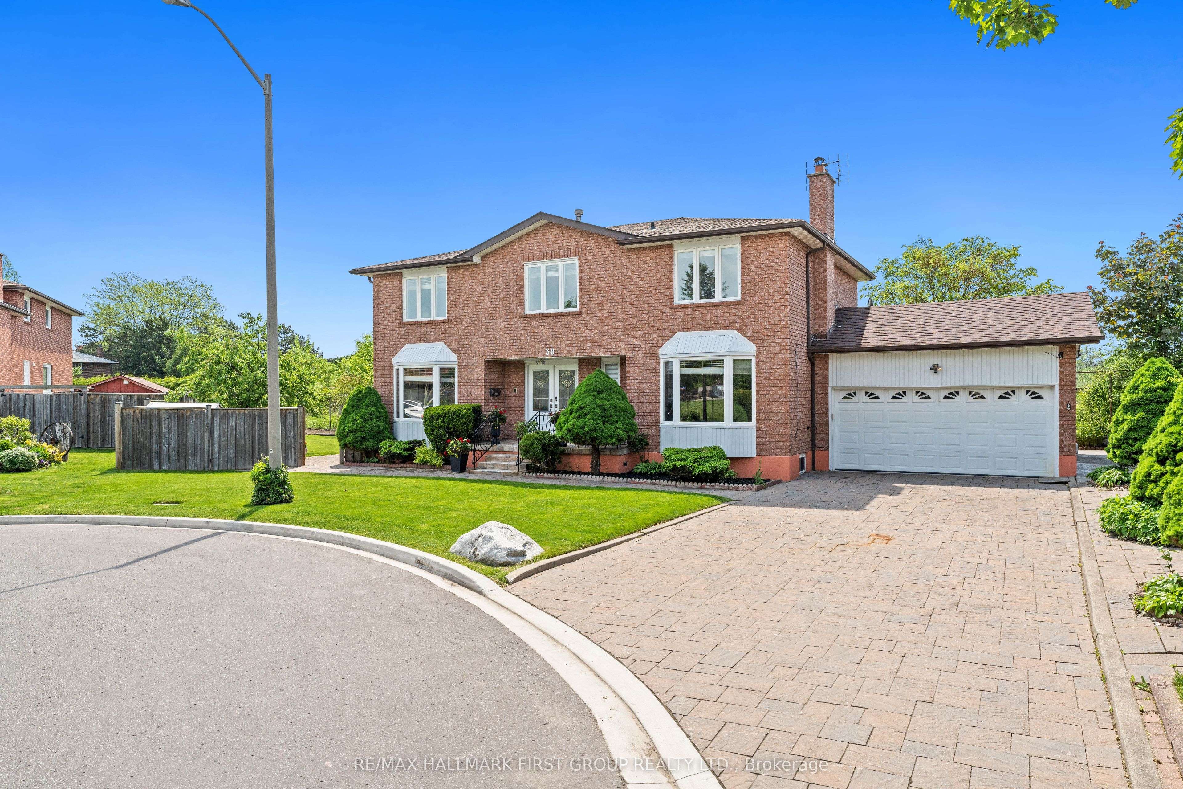 Toronto, ON M1W 3S4,39 Lord Sydenham CT