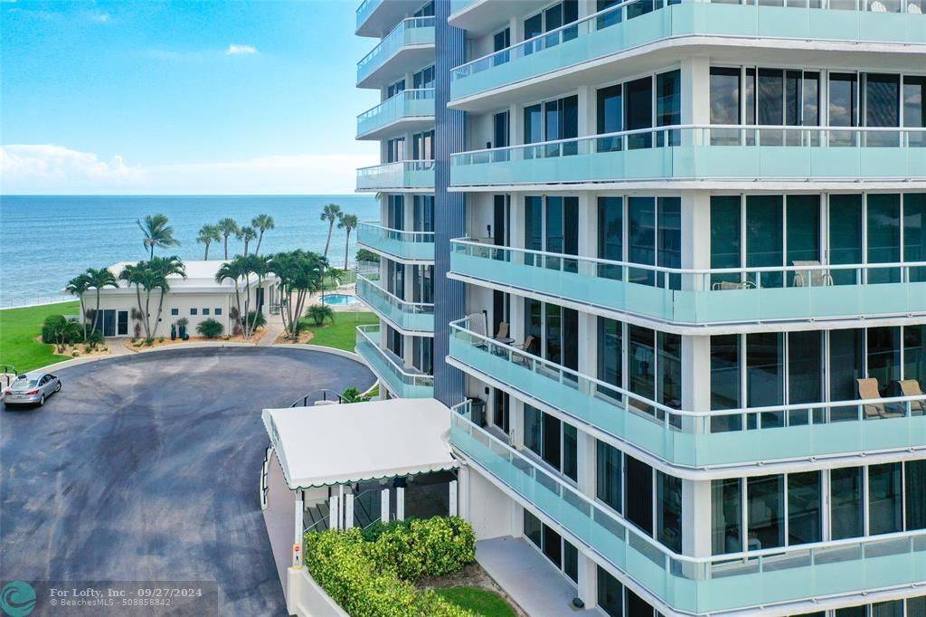 Vero Beach, FL 32963,3554 Ocean Dr  #302