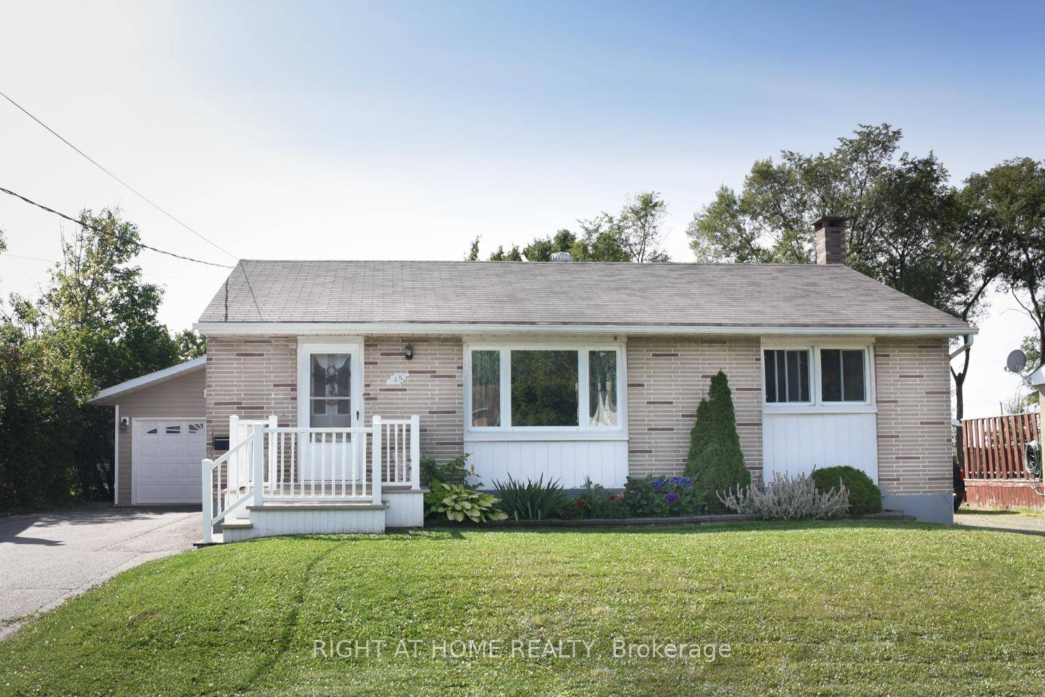 Sault Ste Marie, ON P6C 2G8,15 Bainbridge ST