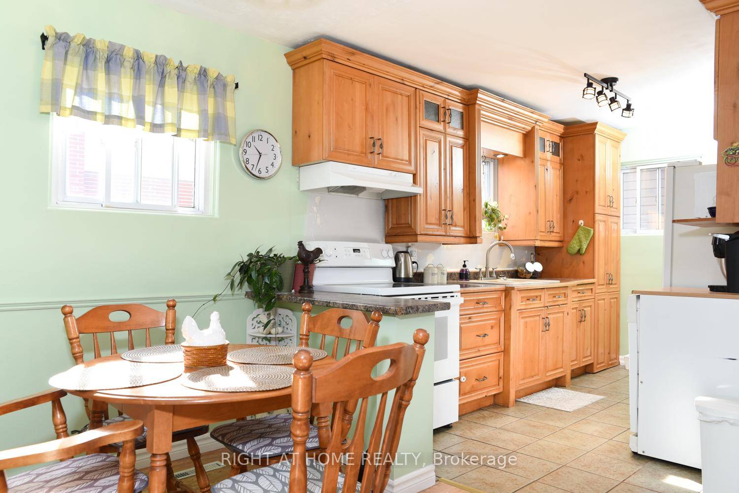 Sault Ste Marie, ON P6C 2G8,15 Bainbridge ST