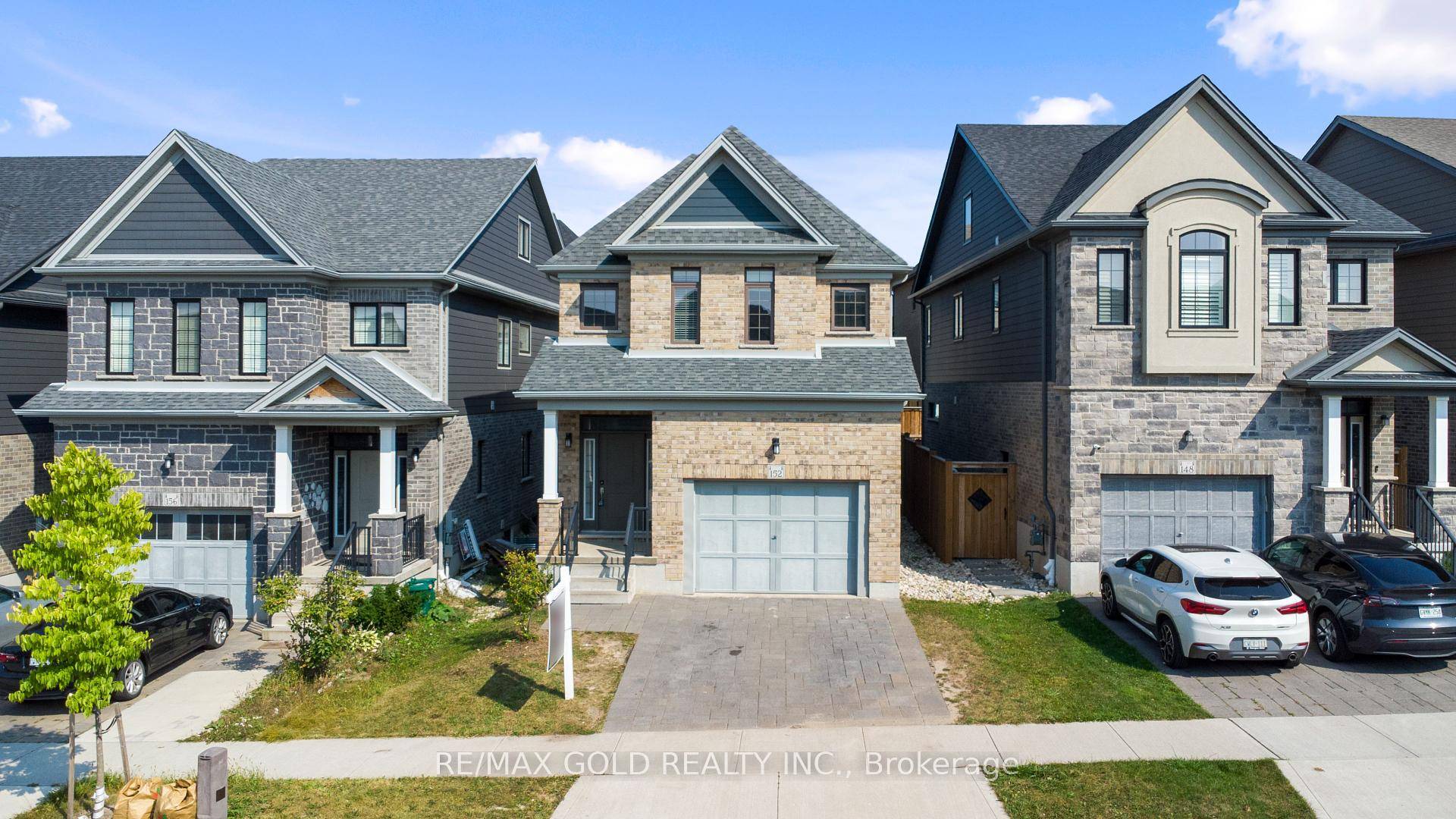 Kitchener, ON N2P 2R3,152 Hollybrook TRL