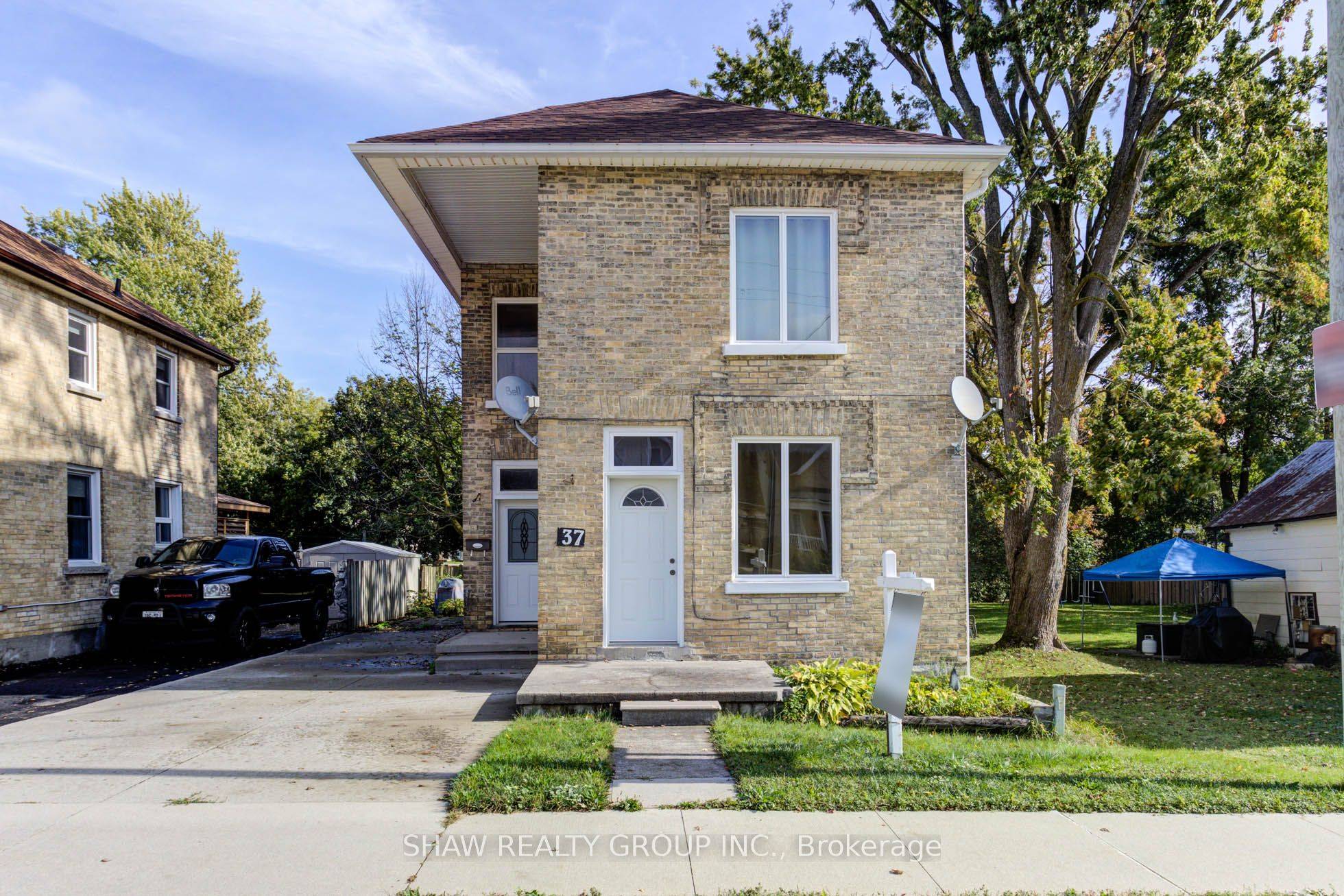 Minto, ON N0G 1M0,37 Elora ST S