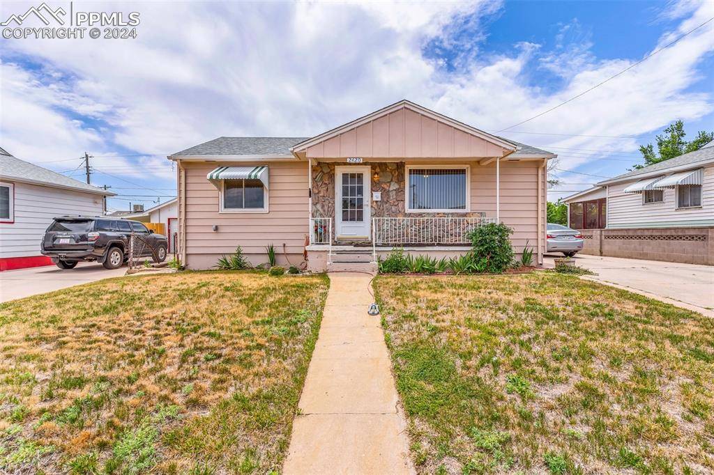 Pueblo, CO 81004,2420 Dahlia LN