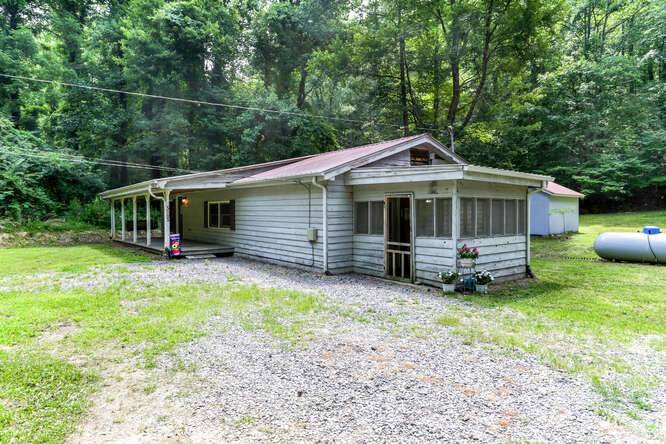 Ellijay, GA 30540,5805 Hwy 382