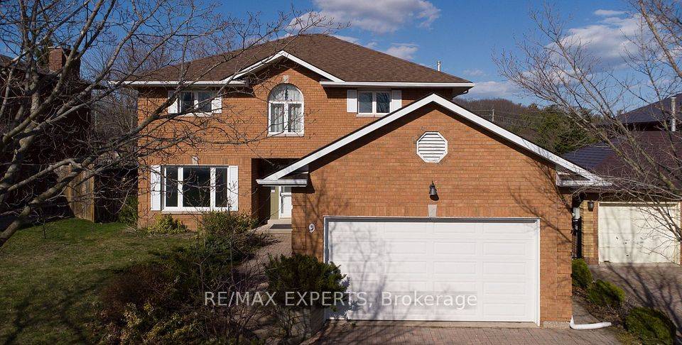 Barrie, ON L4N 6G1,9 Templeton CRES