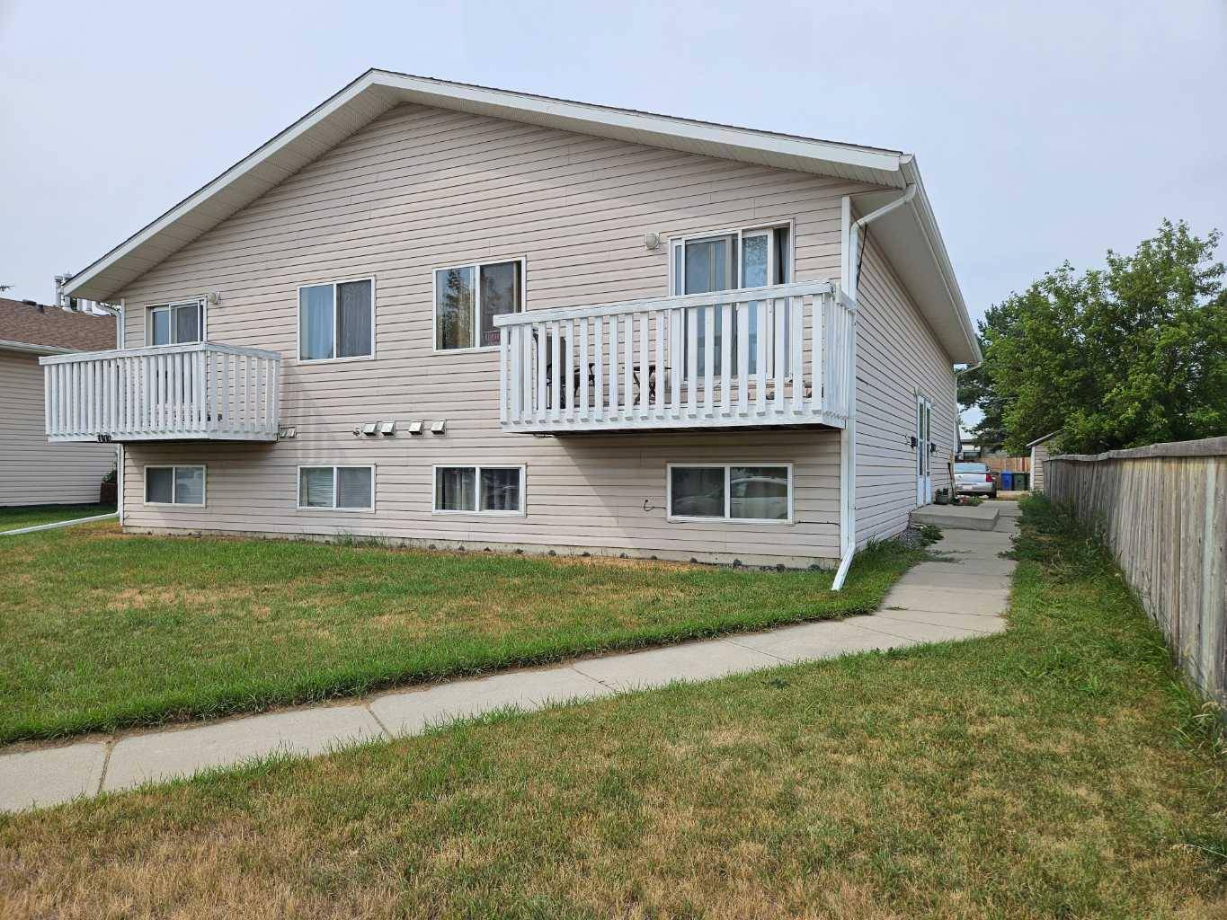 Innisfail, AB T4G 1E2,3300 52 AVE