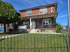 Toronto C03, ON M6E 1V7,2 Ashbury AVE