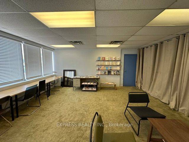 Toronto C14, ON M2N 4Y4,142 Willowdale AVE #302