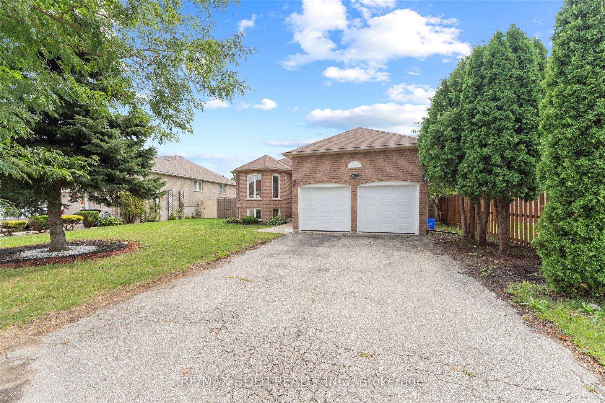 Windsor, ON N9E 4M8,3163 Fletcher CRES