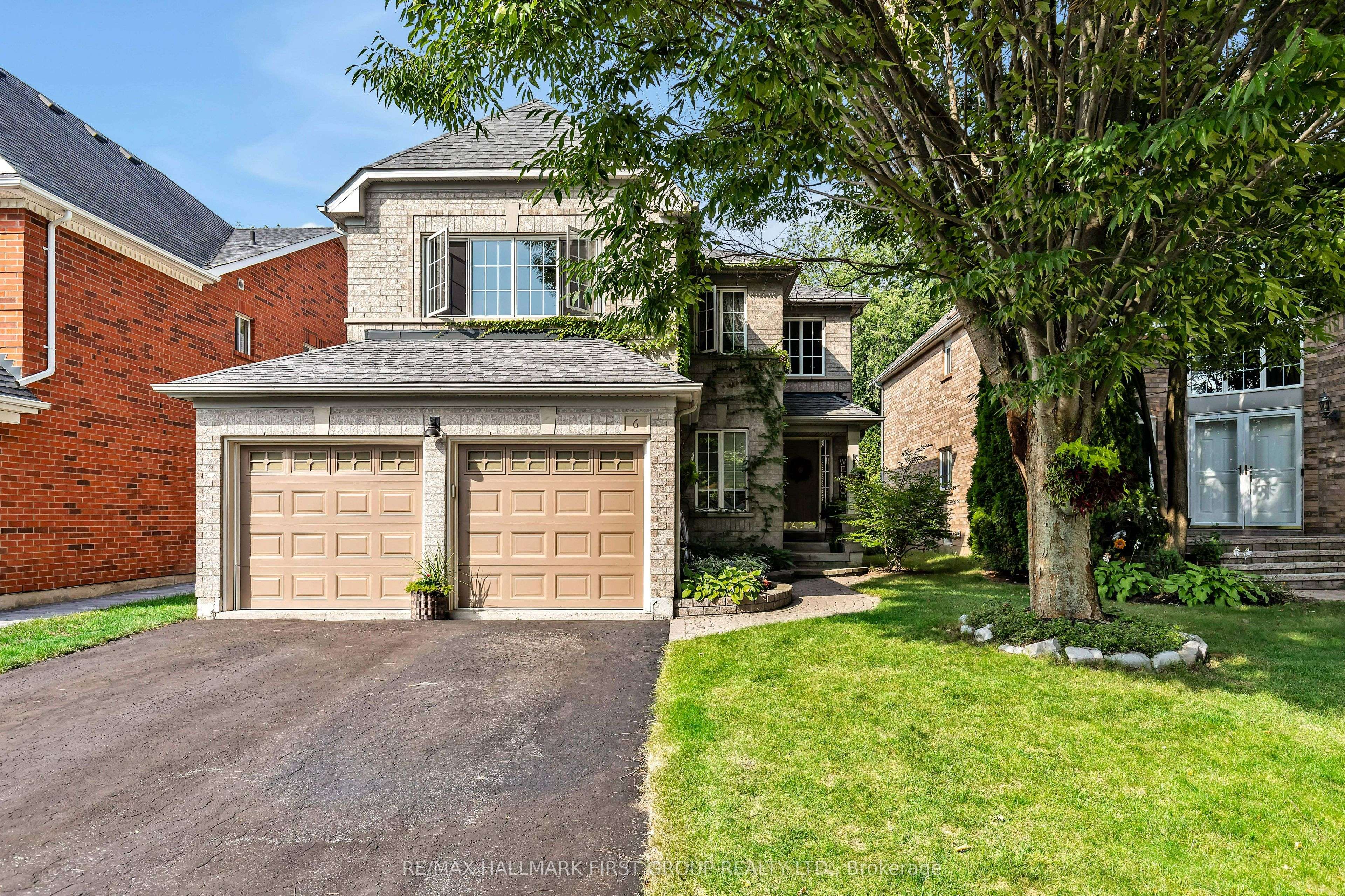 Whitby, ON L1P 1N9,6 Redvers ST