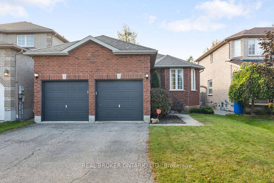 Barrie, ON L4N 0V9,55 Stephanie LN